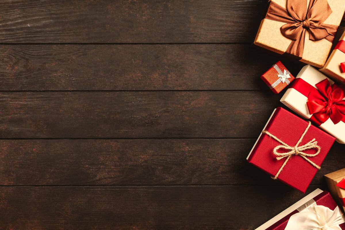 red-white-and-brown-gift-boxes-1303081.jpg